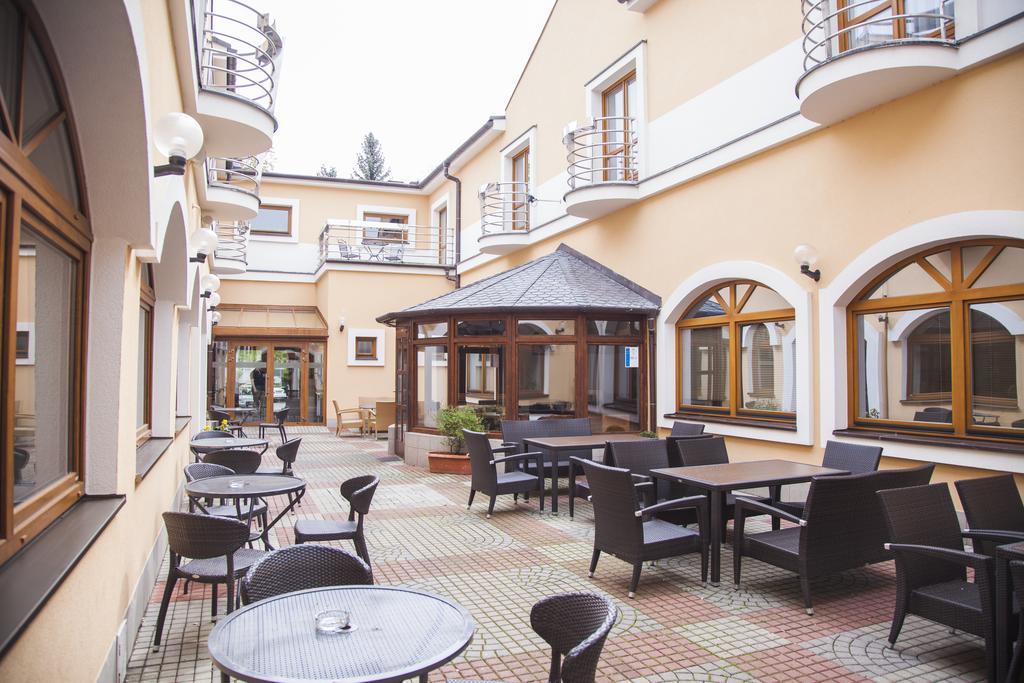 Hotel Eminent Zlaté Moravce Εξωτερικό φωτογραφία