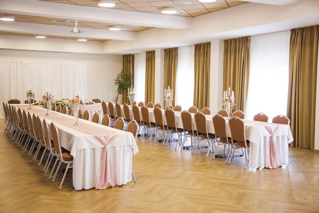 Hotel Eminent Zlaté Moravce Εξωτερικό φωτογραφία