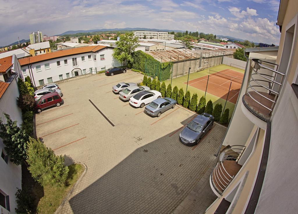Hotel Eminent Zlaté Moravce Εξωτερικό φωτογραφία